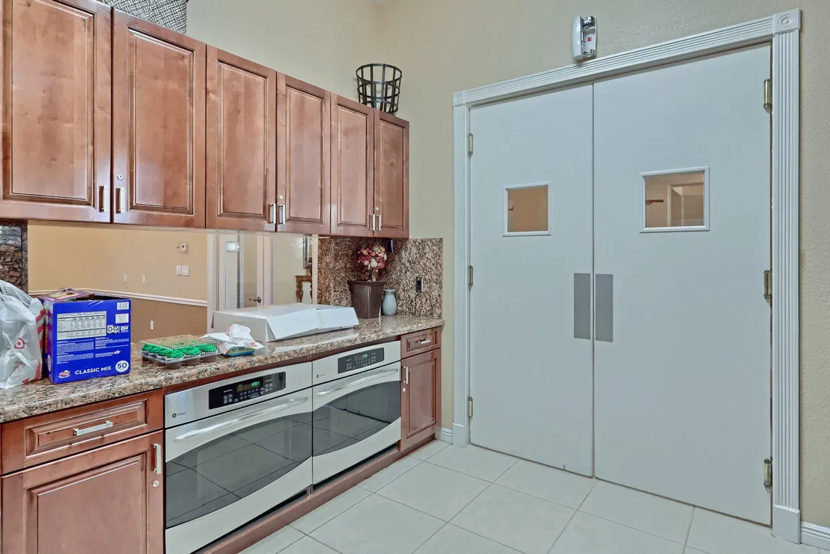 Residence photo 82