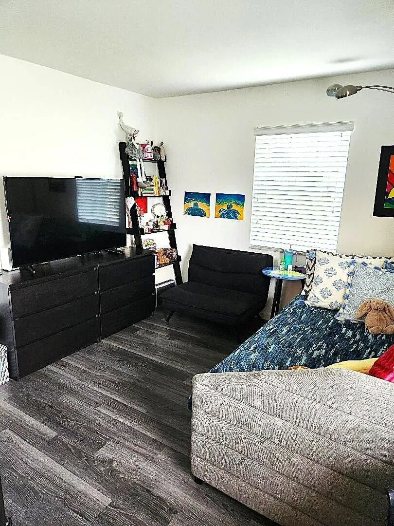  Unit C8 photo 16