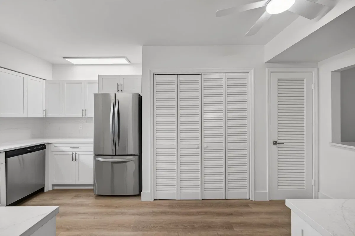 Unit 104J photo 13