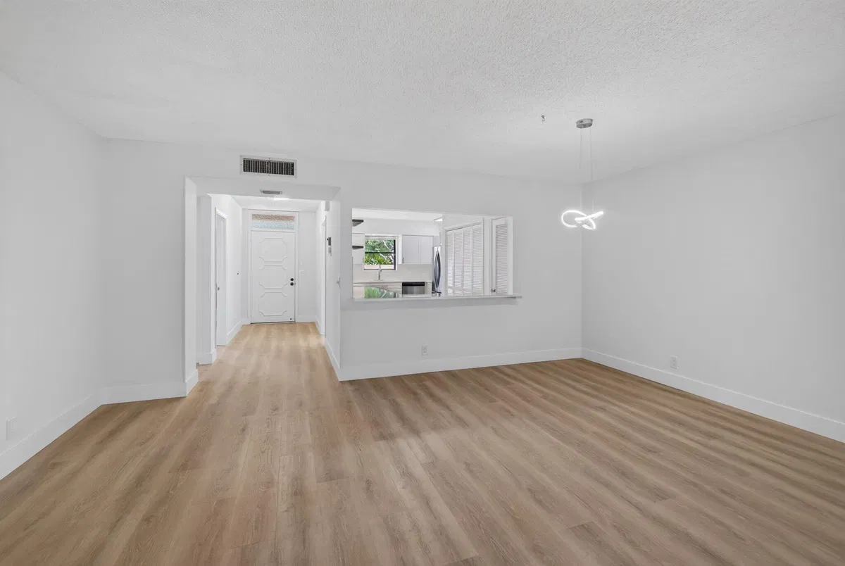 Unit 104J photo 25