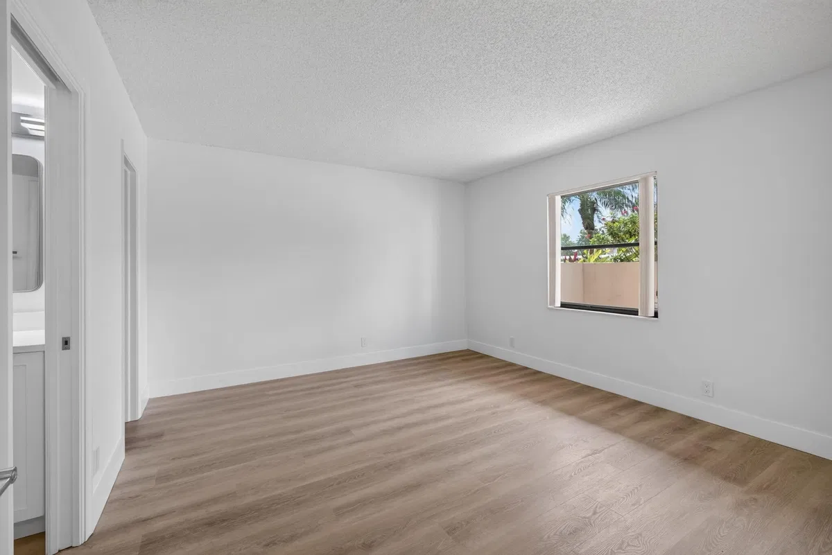 Unit 104J photo 40