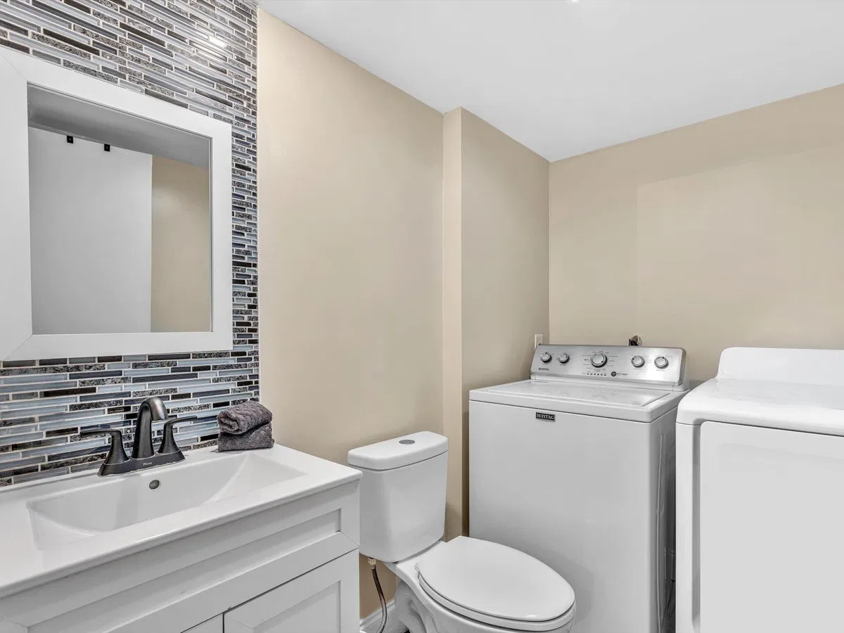  Unit 38B photo 19