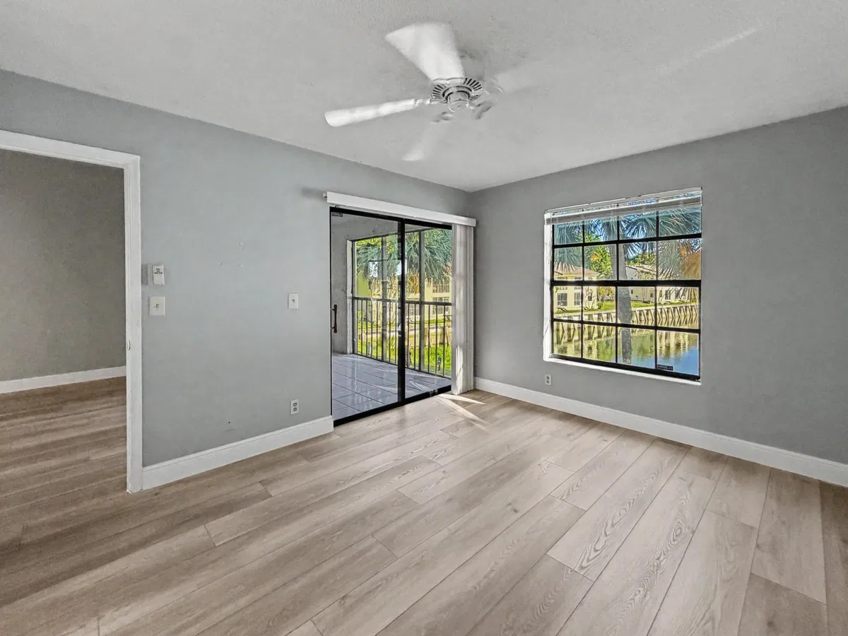 Unit 210 photo 10