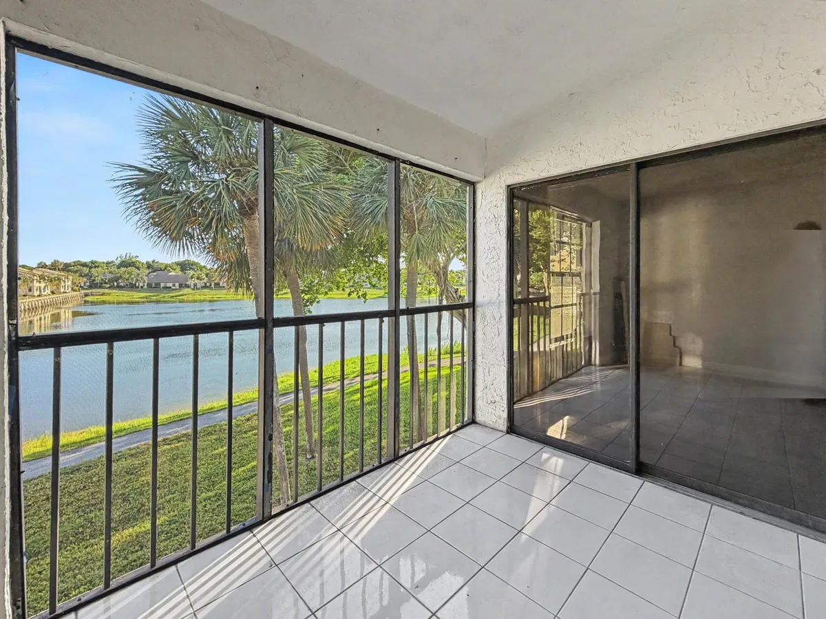 Unit 210 photo 16