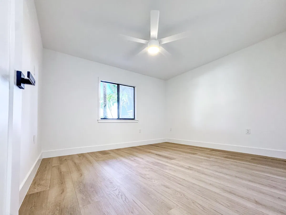 Unit 103 photo 37