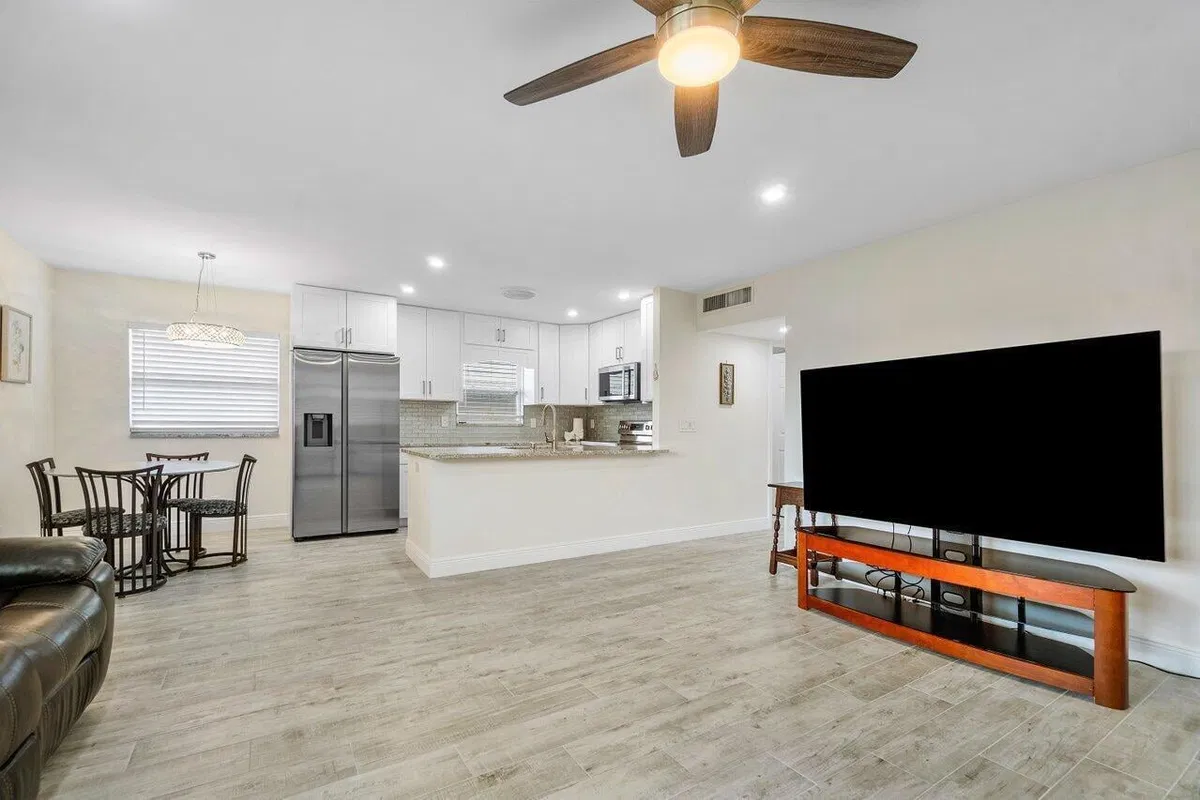 Residence photo 7