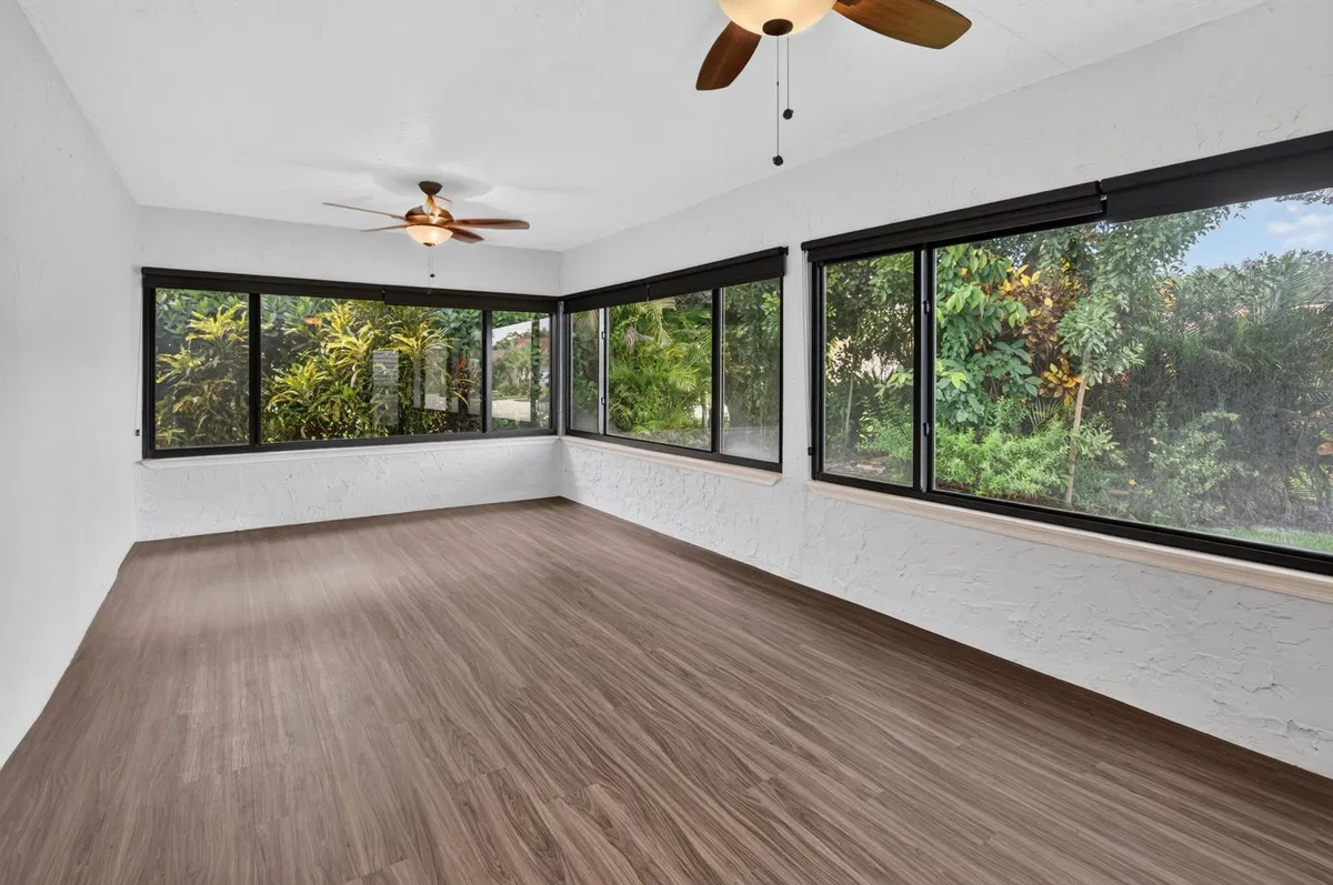 Residence photo 19