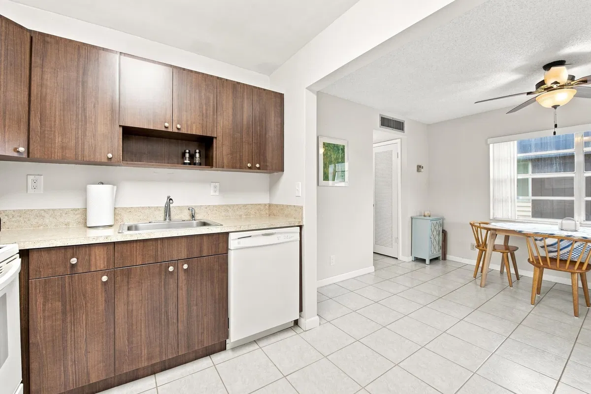  Residence photo 16