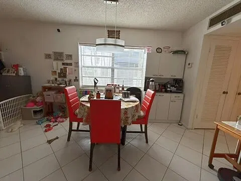 Unit H photo 4