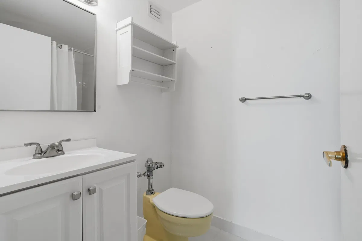 Old Northwood Unit 303 photo 7