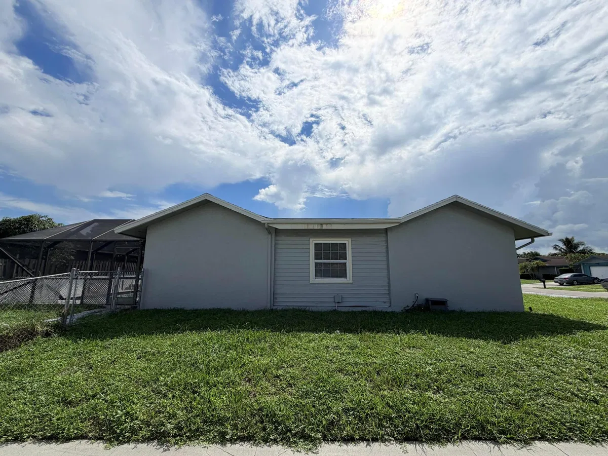 Residence photo 4