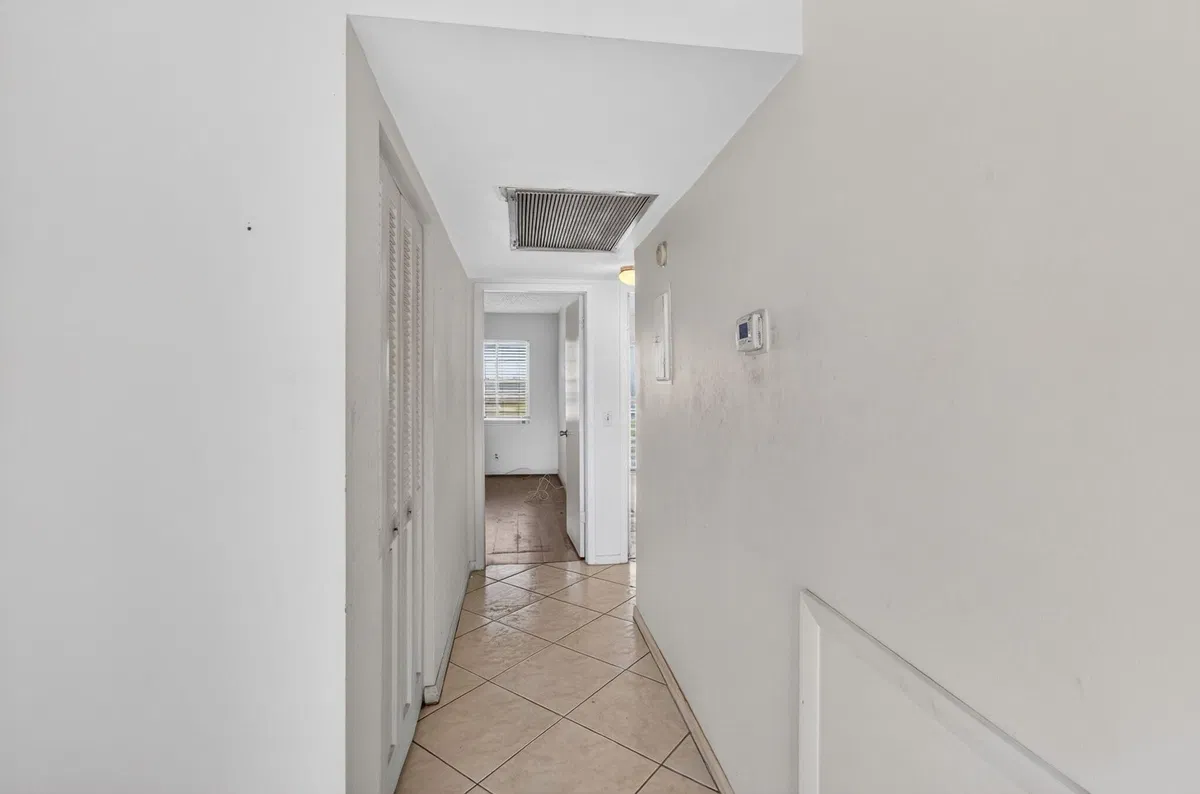 Residence photo 22