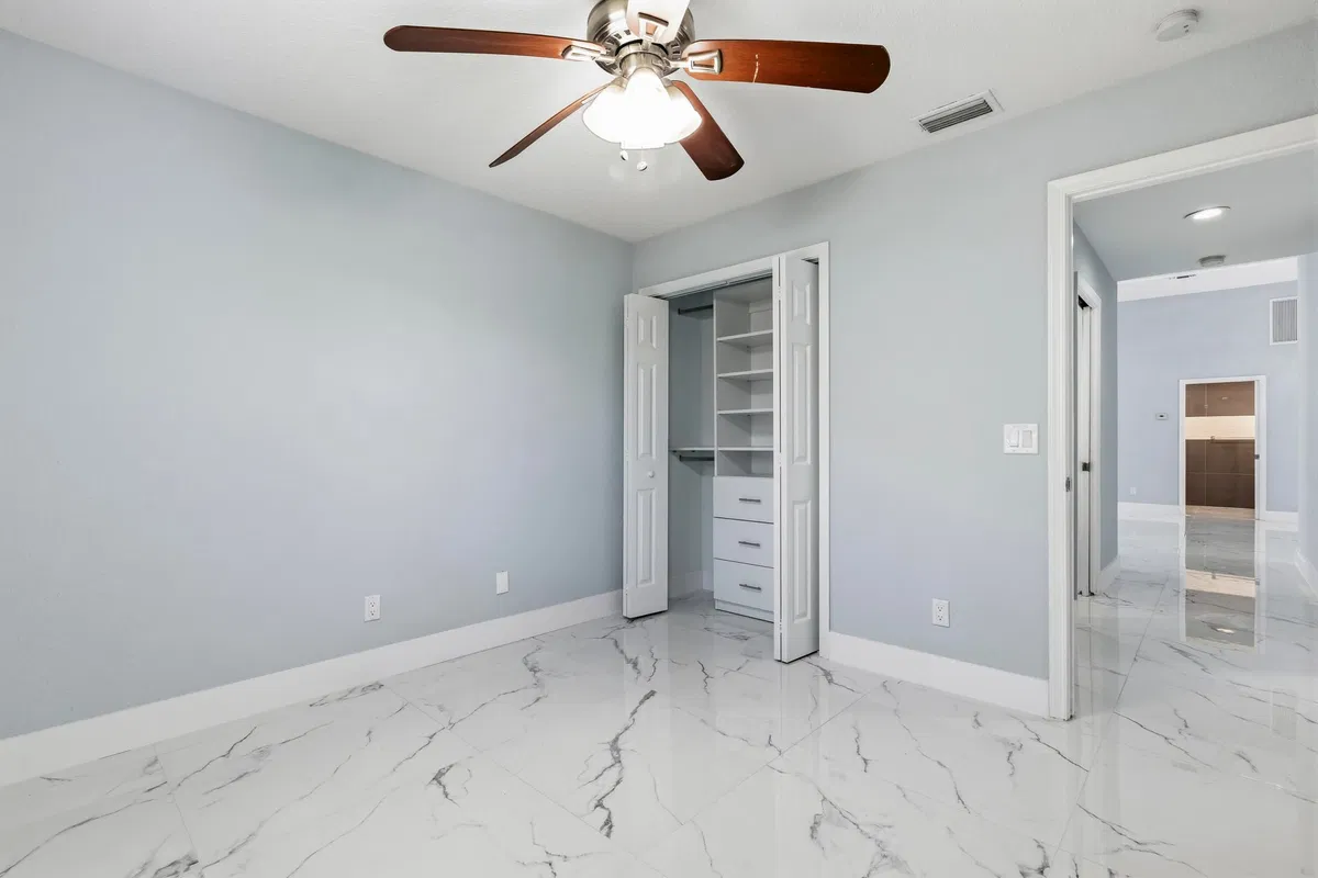 Residence photo 25