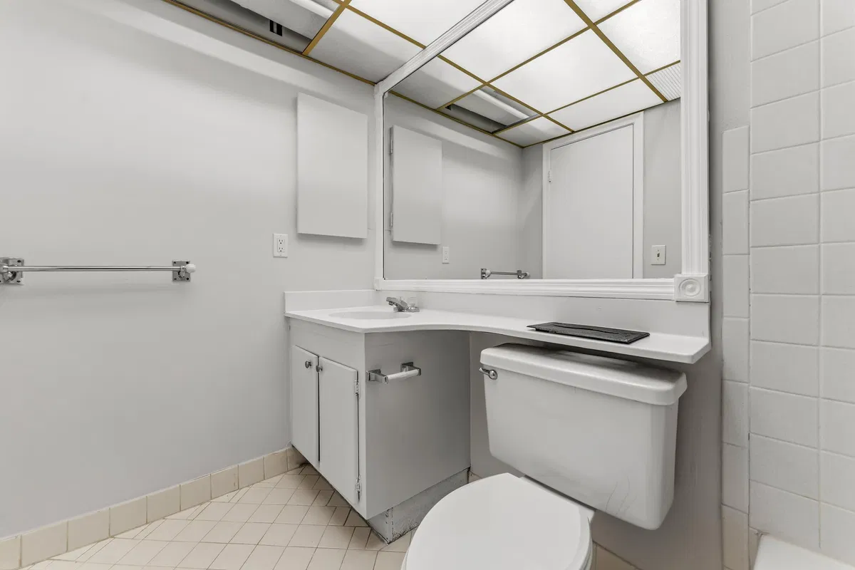 Unit 208 photo 13