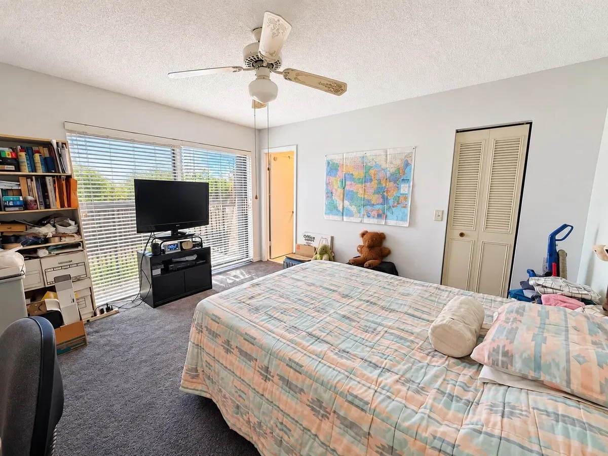 Unit 28 photo 13