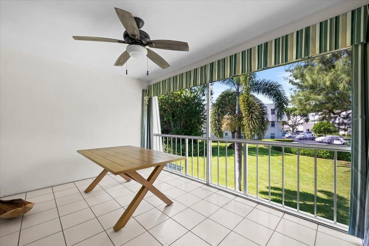 Unit 249 photo 22