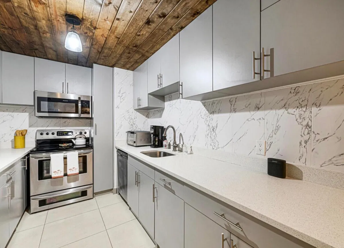 Palm Beach House Unit 203 photo 10