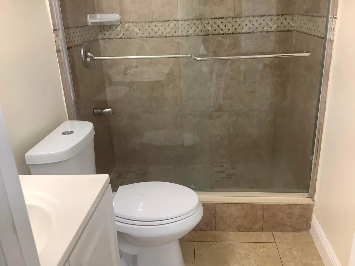 Unit 1045 photo 16