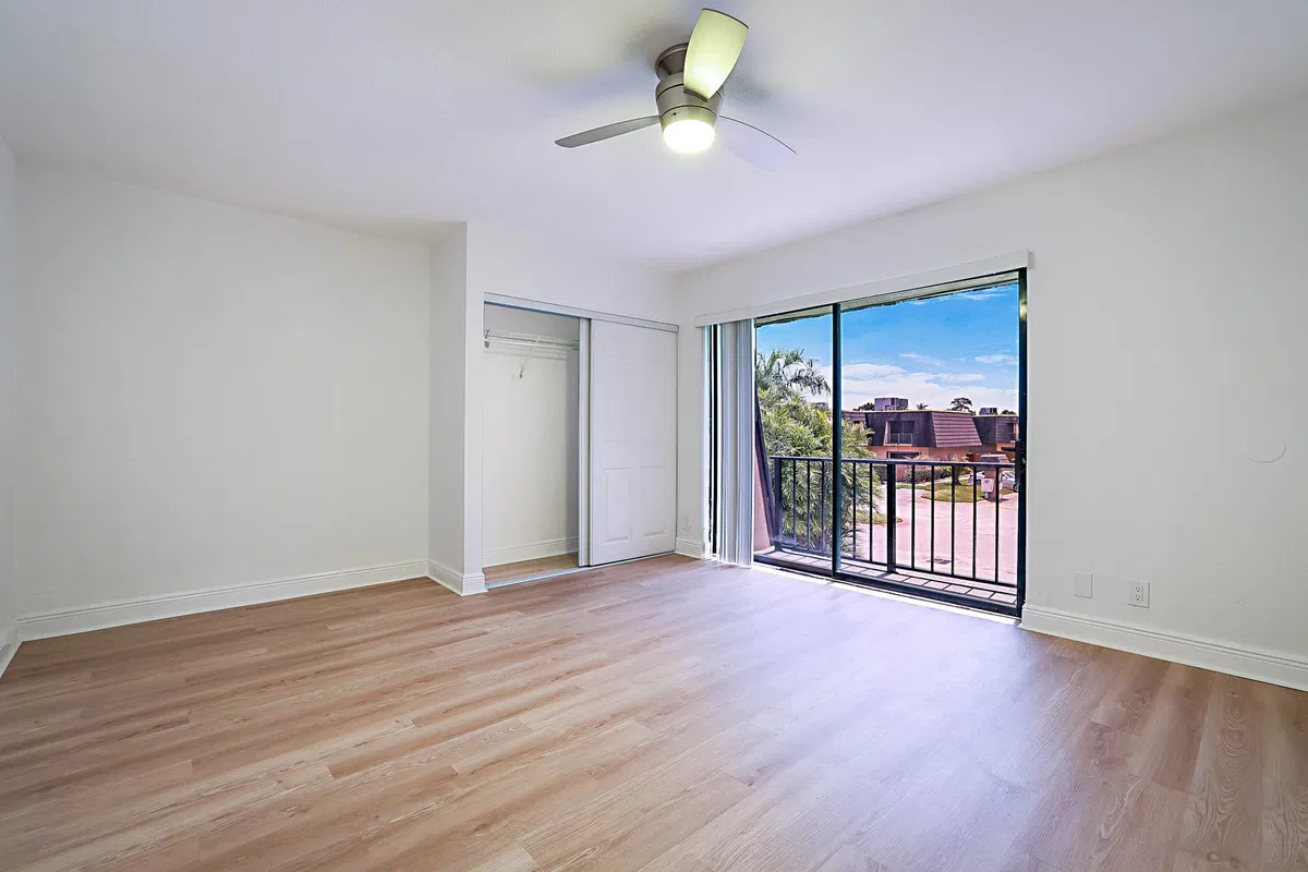 Residence photo 25