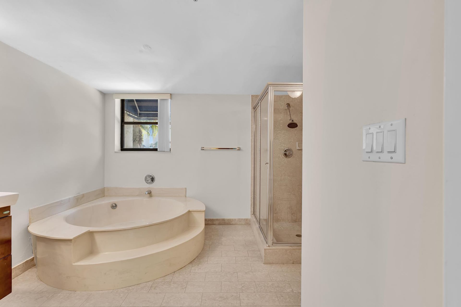 Unit 202 photo 25