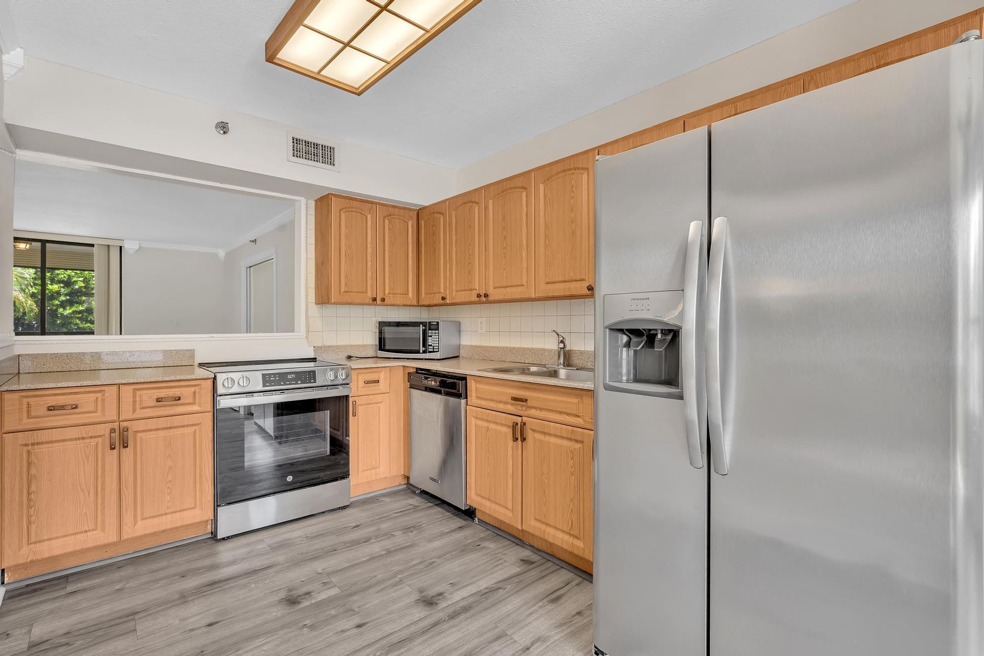 Unit 202 photo 64