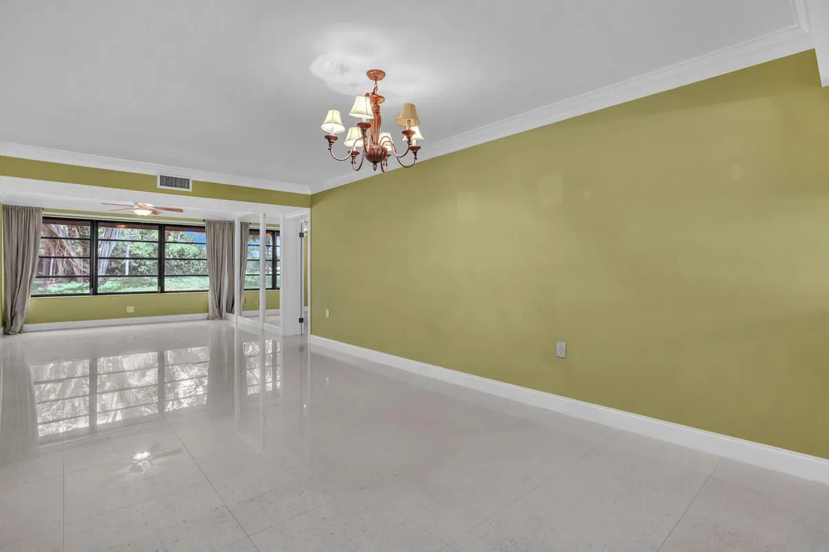 Unit 105 photo 7
