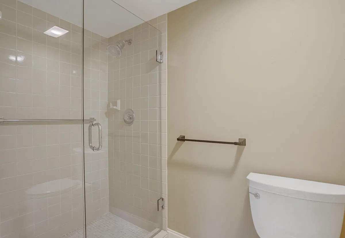Unit 105 photo 19