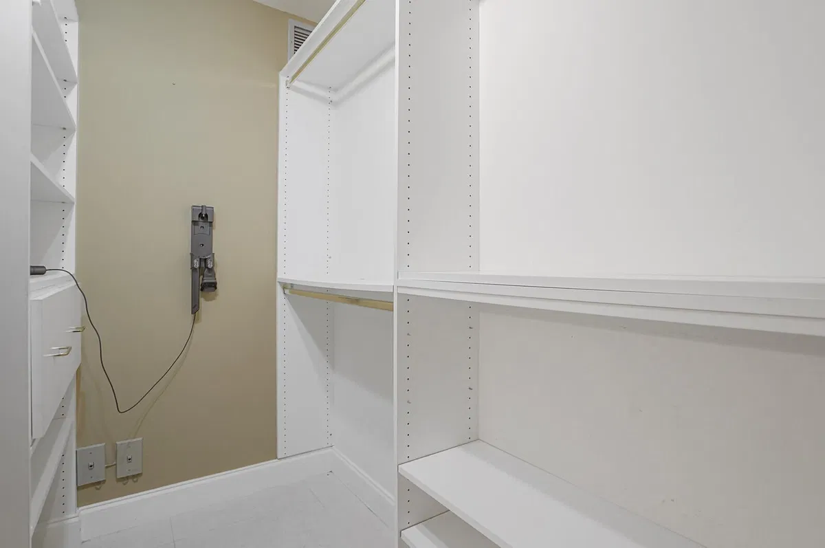 Unit 105 photo 22