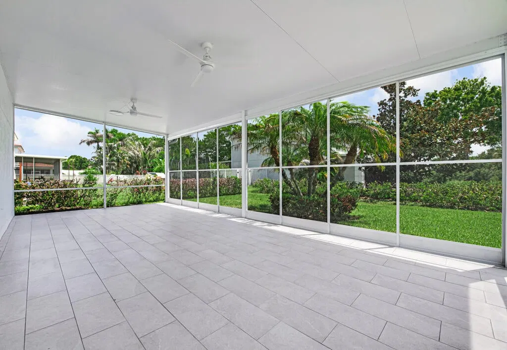 Residence photo 64