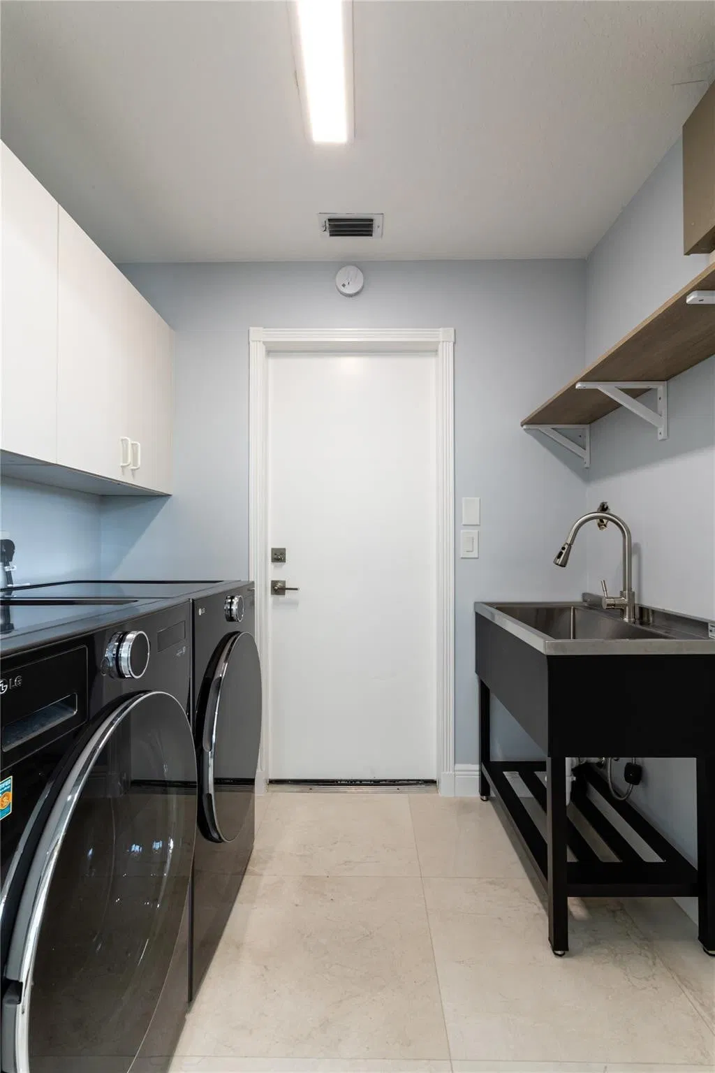 Residence photo 43