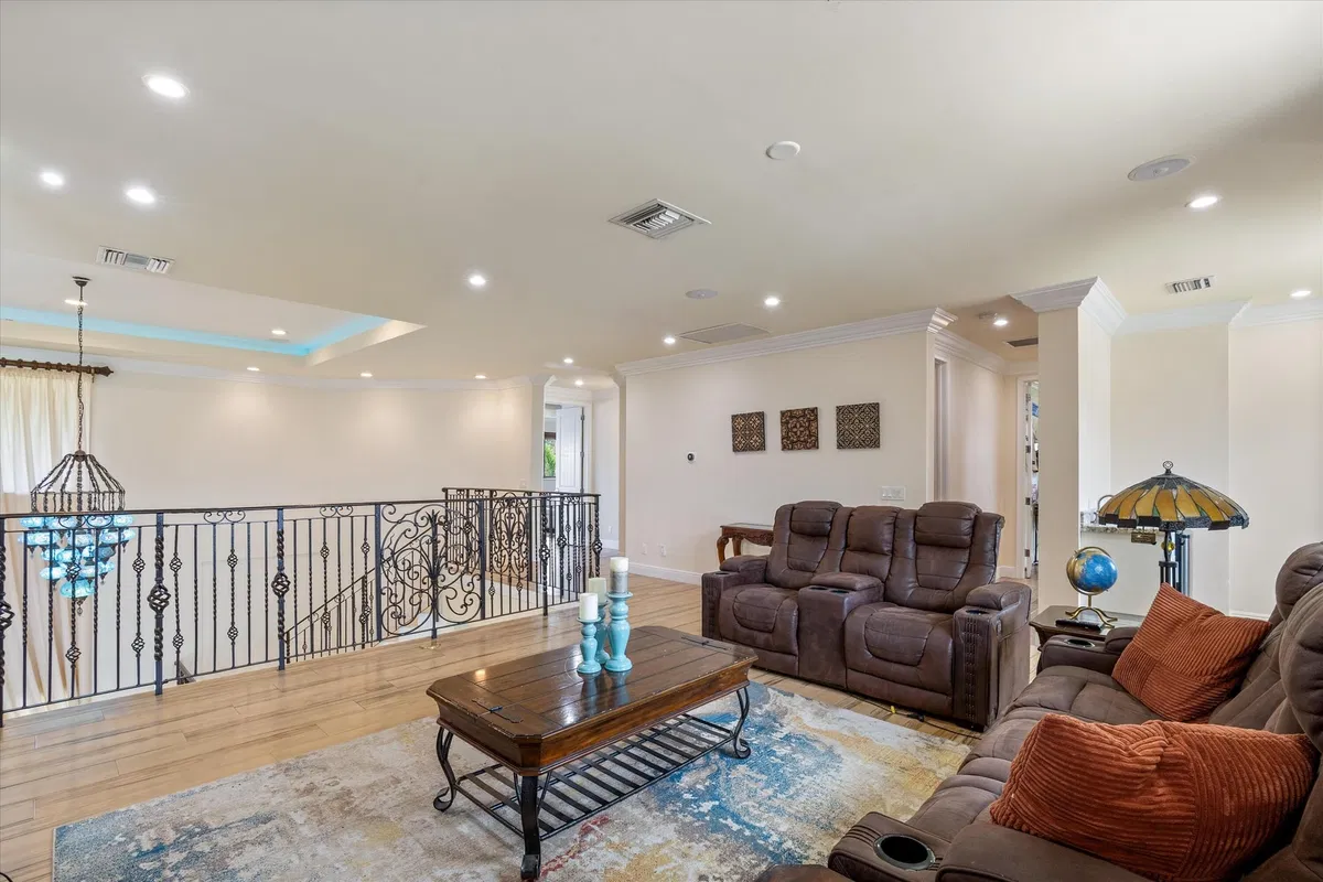 Residence photo 28