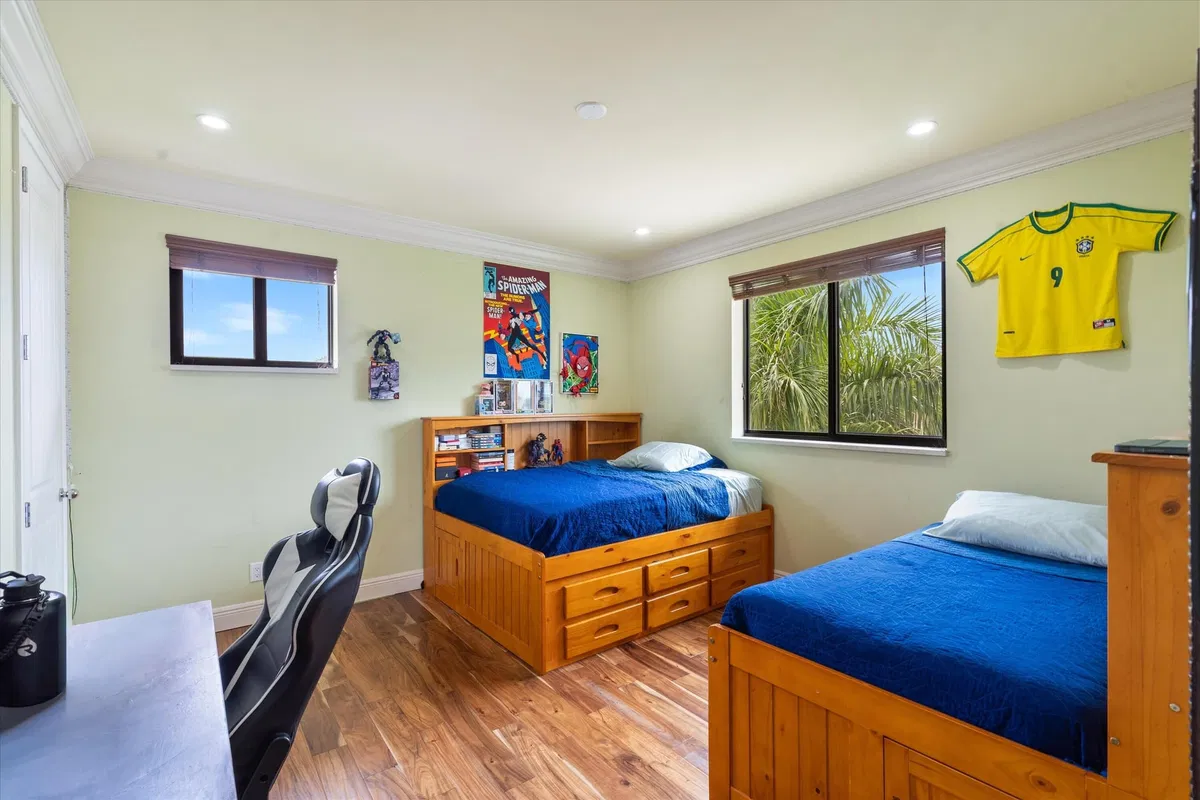 Residence photo 34