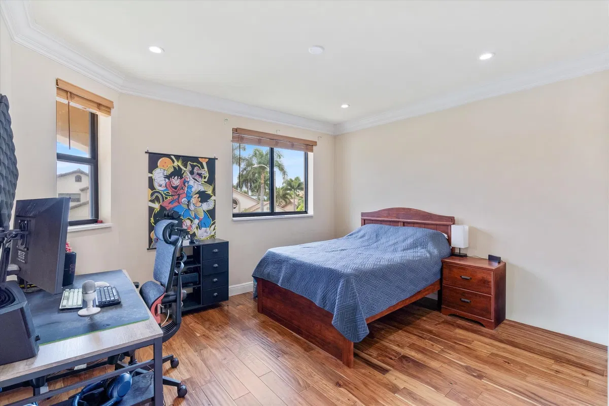 Residence photo 37