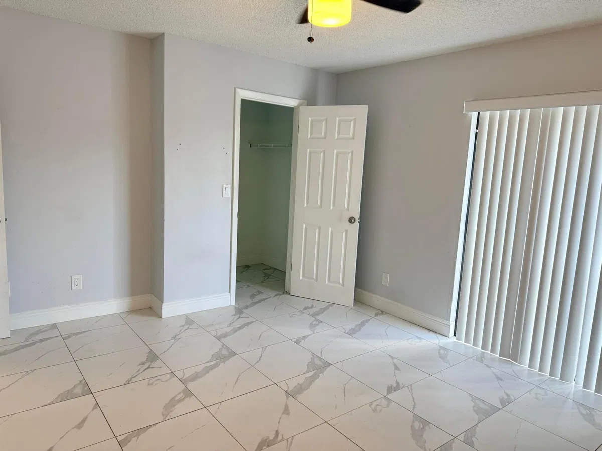 Residence photo 19