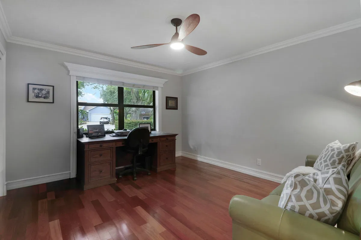 Residence photo 25