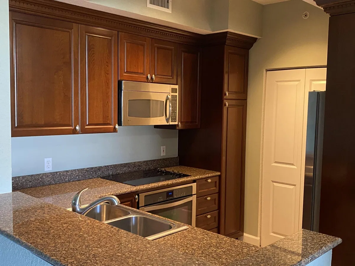 Unit 1603 photo 4