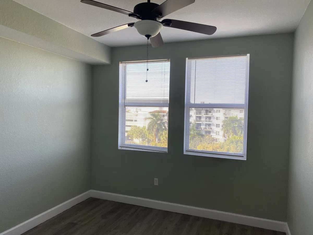 Unit 1603 photo 10