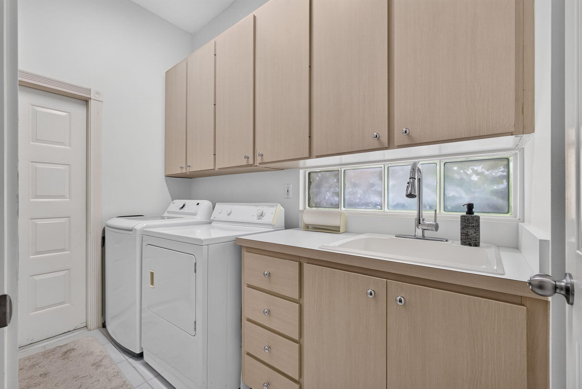  Residence photo 76