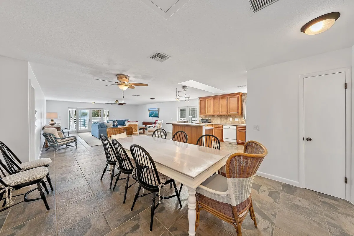  Residence photo 10