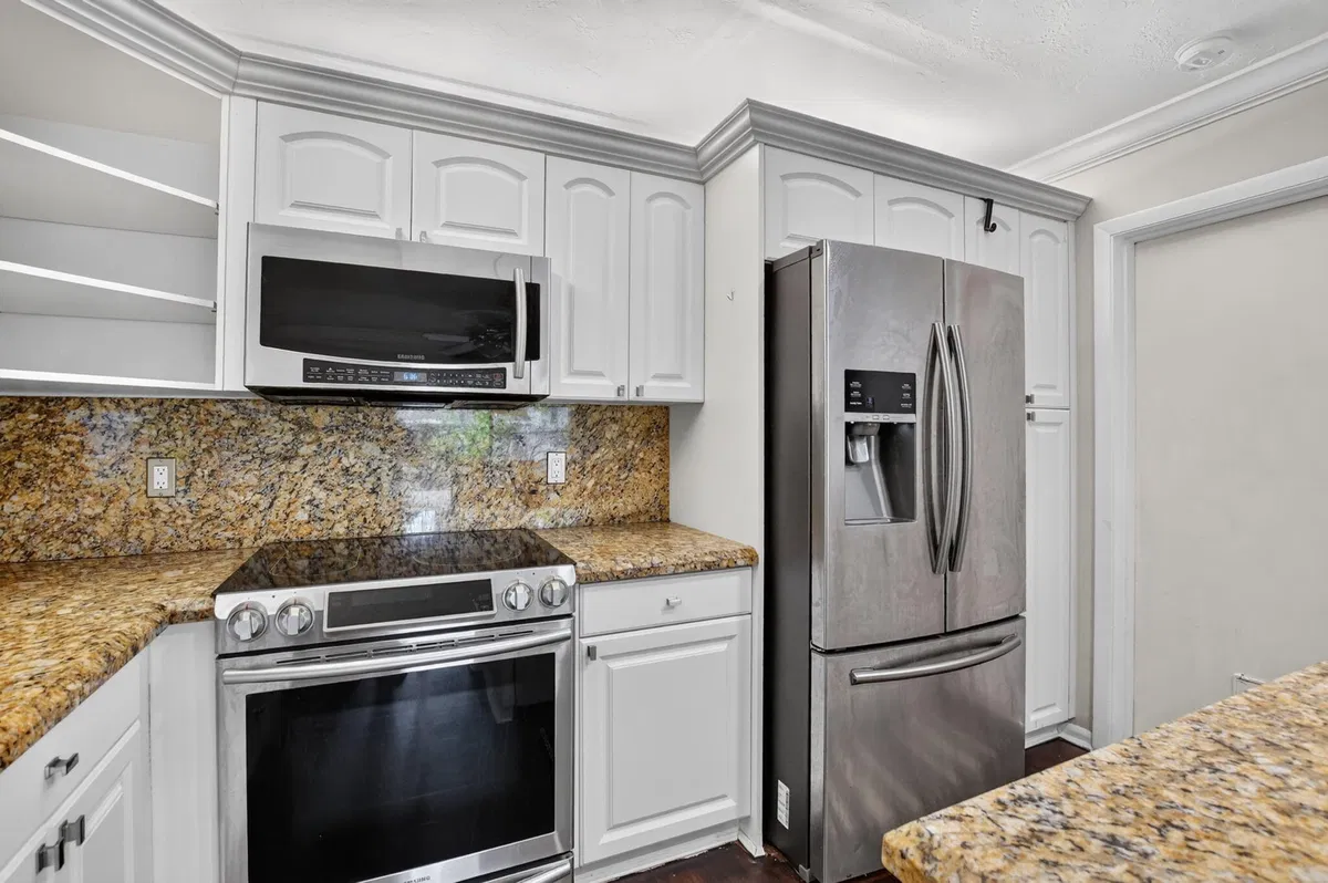 Residence photo 22