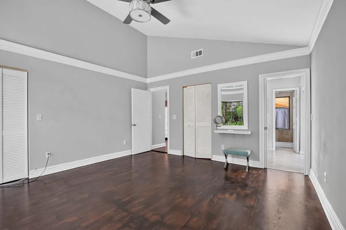 Residence photo 28
