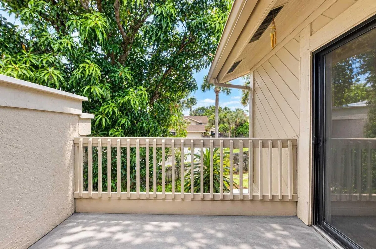 Residence photo 43