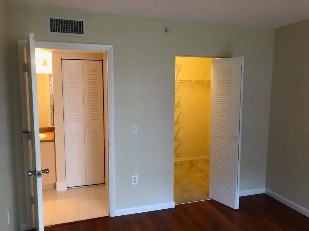 Unit 105 photo 25