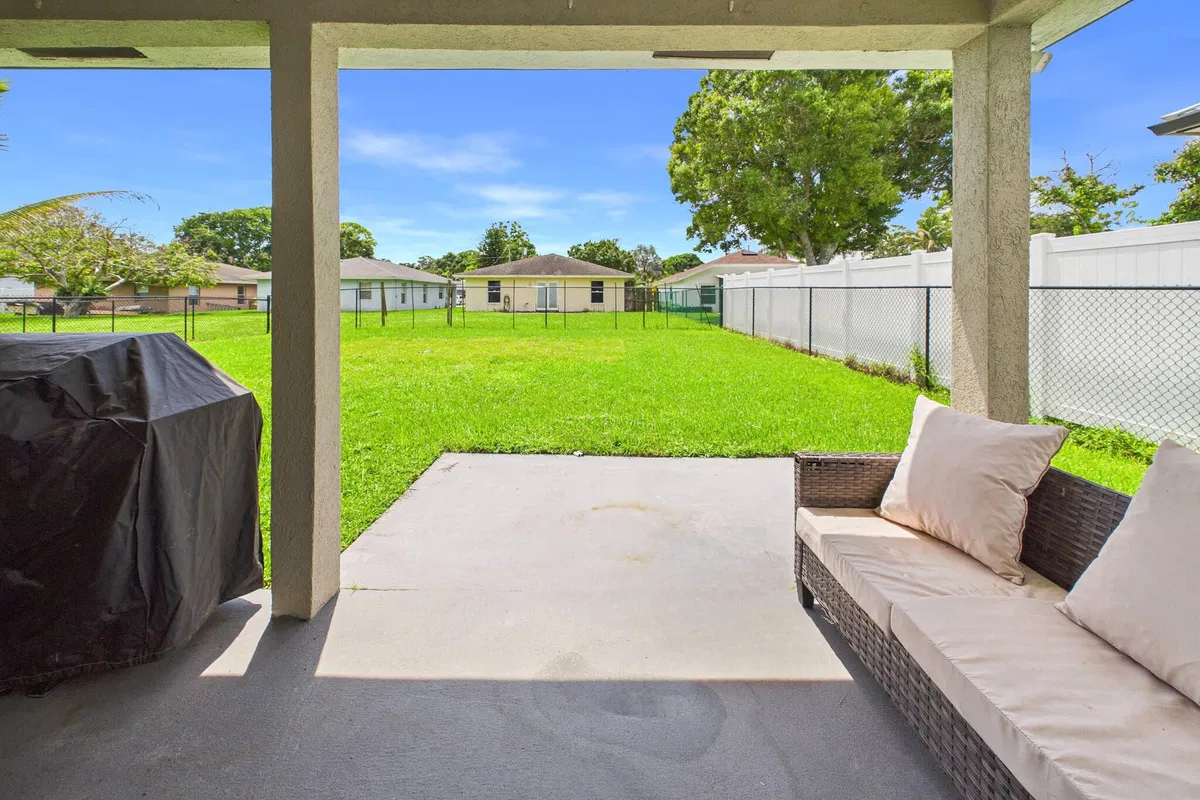 Residence photo 64