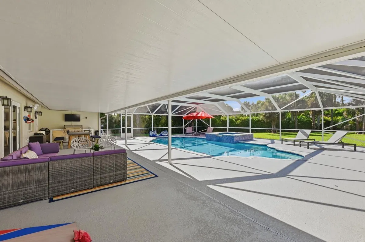 Pinewood Residence photo 34
