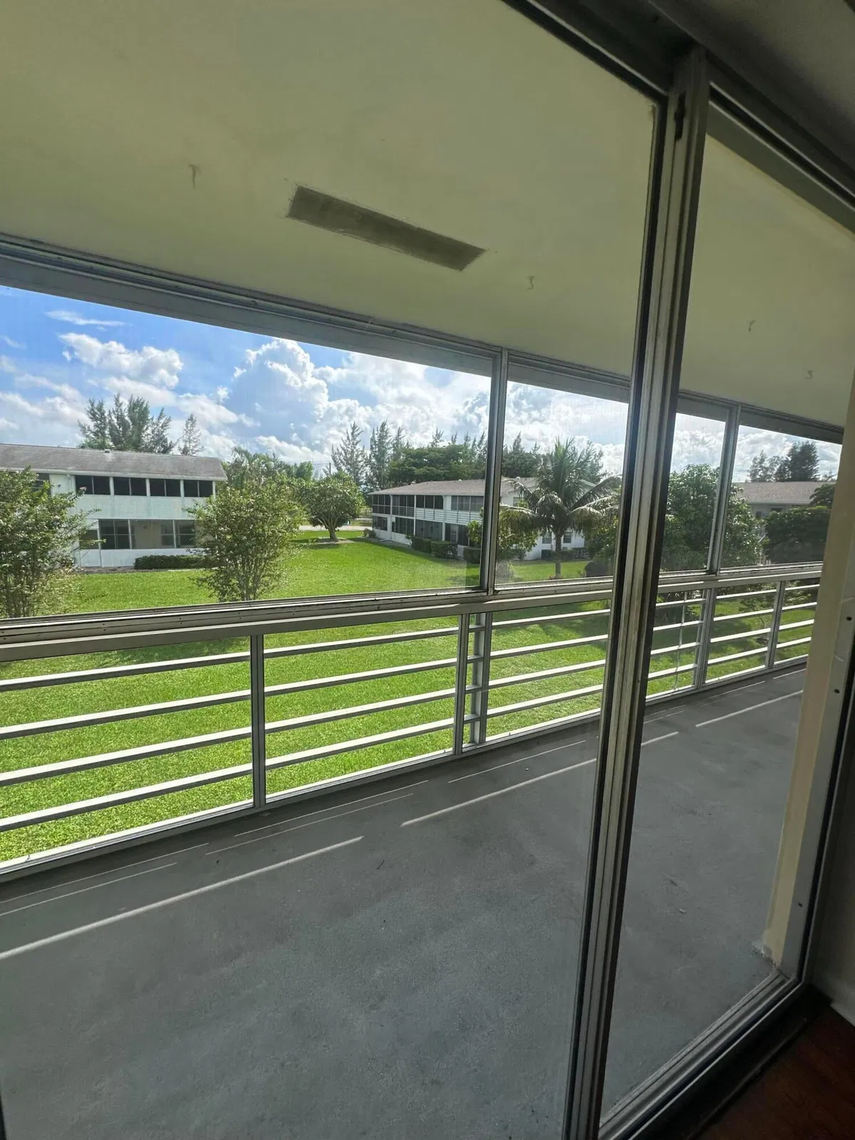 Residence photo 16
