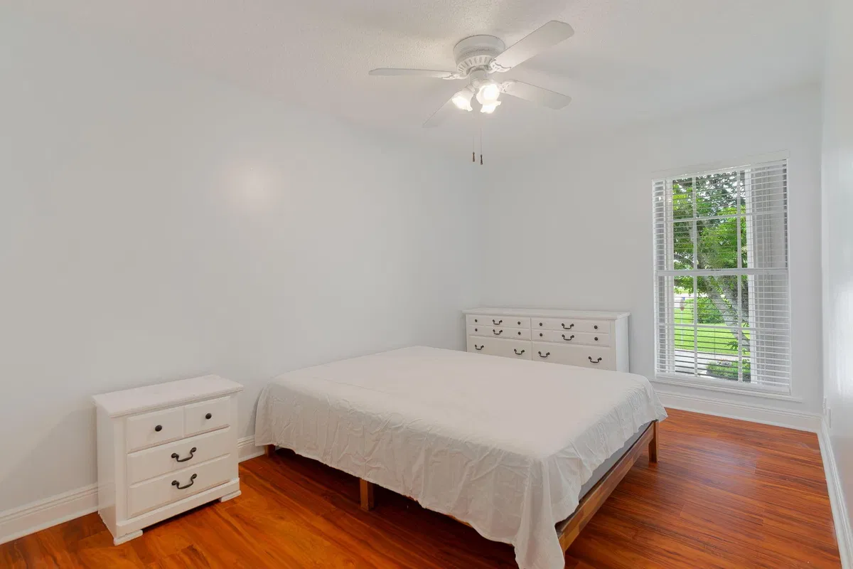 Residence photo 22