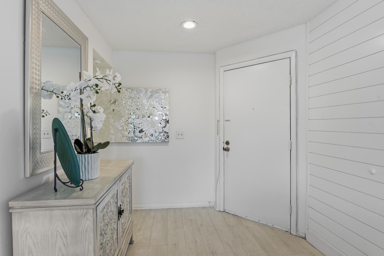  Unit V2-203 photo 19
