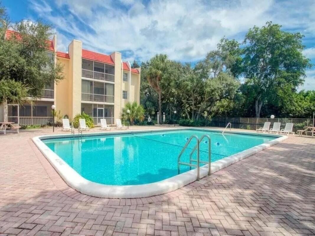 Unit 25 photo 19