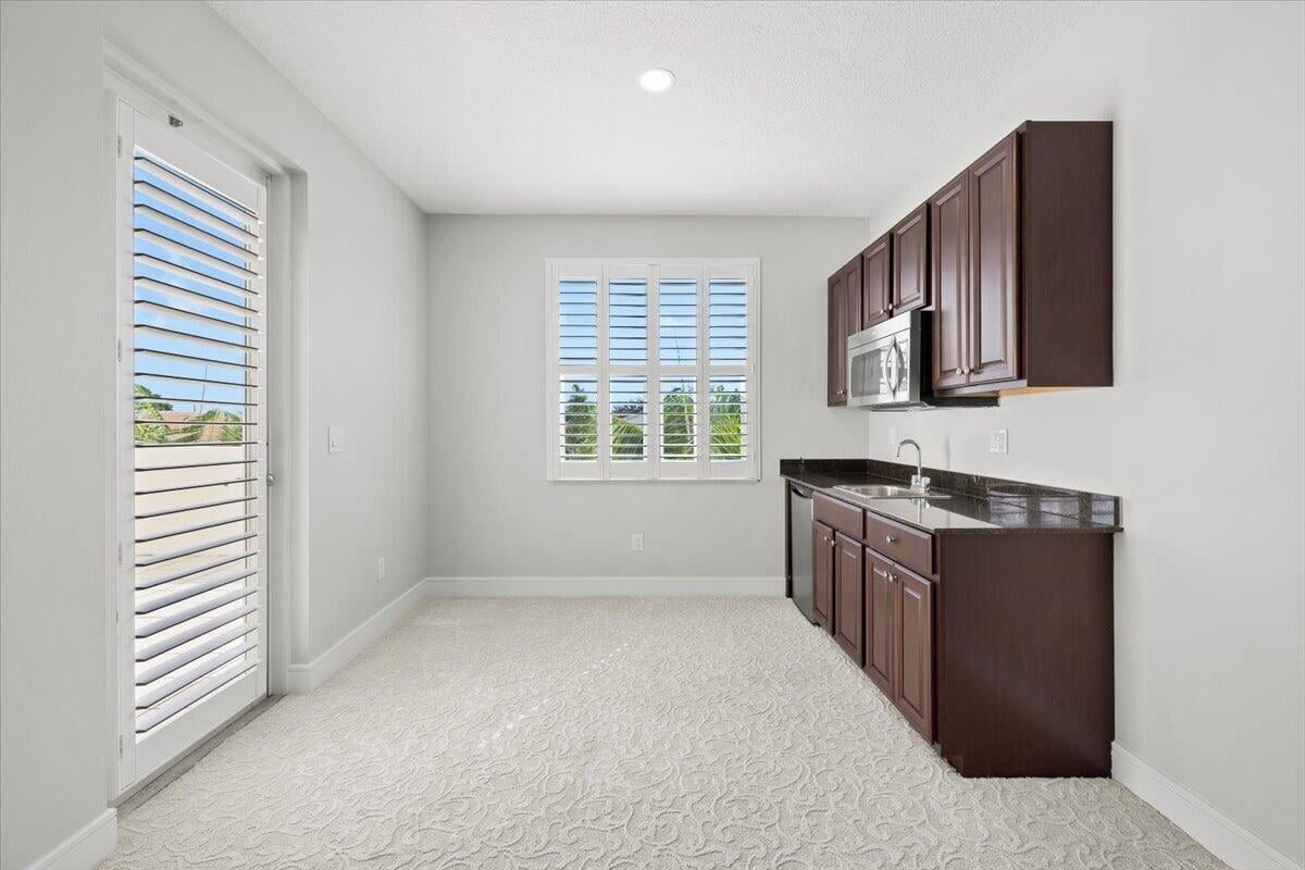  Residence photo 31